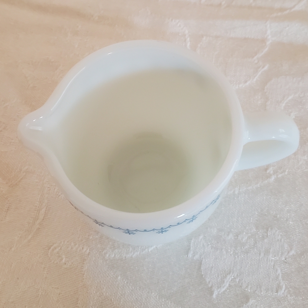 Vintage Pyrex Creamer Snowflake Garland Design EUC - Picture 8 of 8